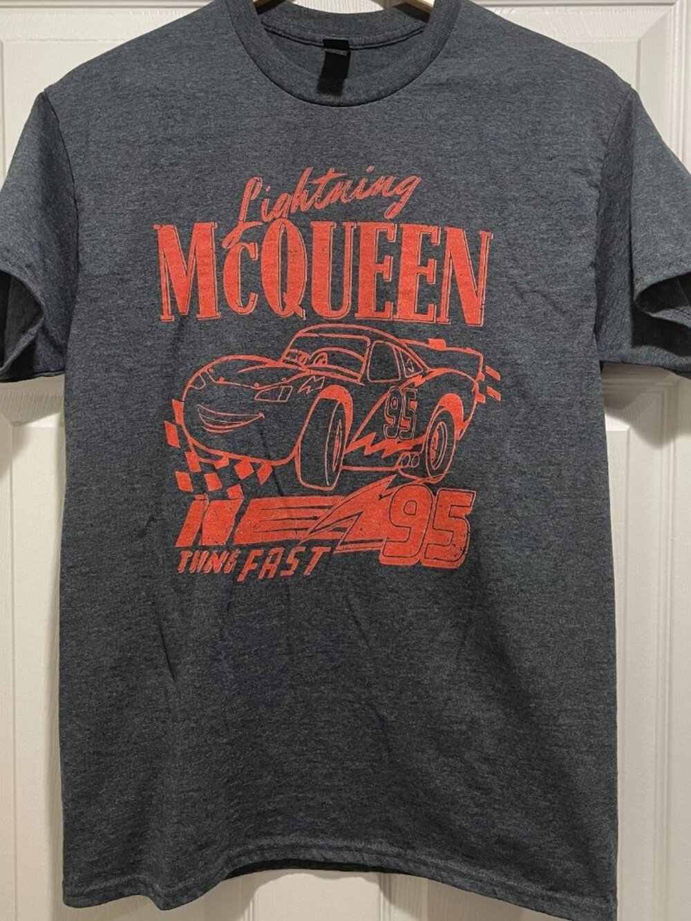 Lightning McQueen Graphic T-Shirt Unisex Adults Size M Heather Gray Disney Cars